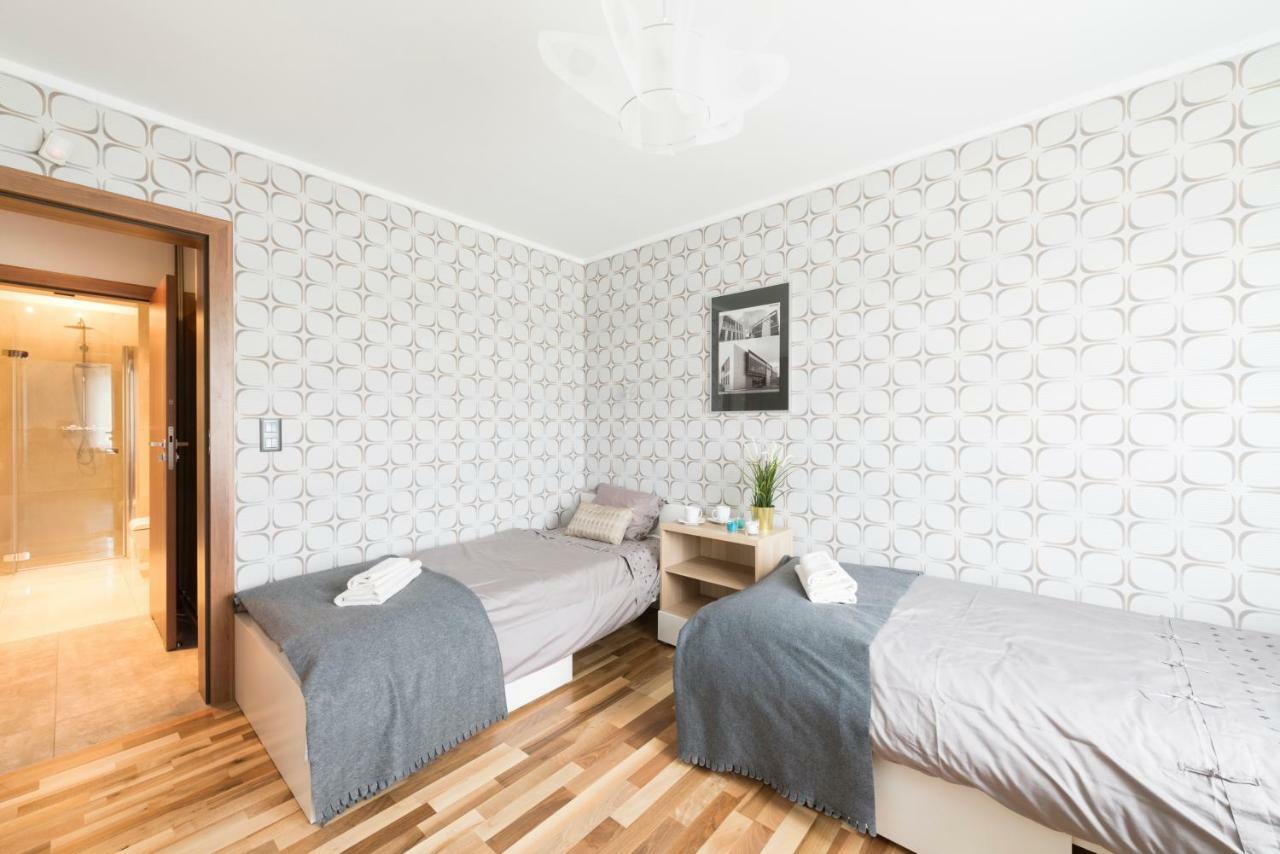 Apartament Kalinowo z parkingiem na pilota - pokój z sofą z opcją spania, kuchnia i 2 sypialnie, 1-6 osób Niesulice Exterior foto